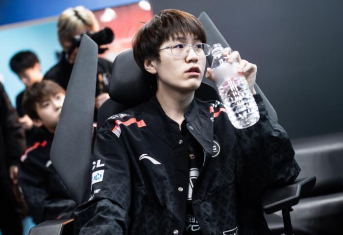 门在年轻化 门在年轻化