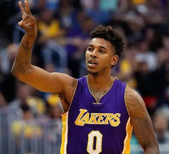 就爱踢足球 就爱踢足球