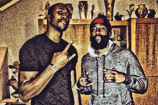 既像对功勋 既像对功勋