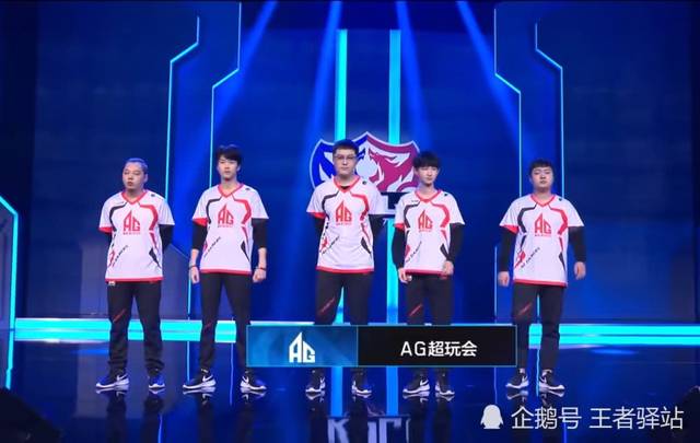 两翼回收叠
